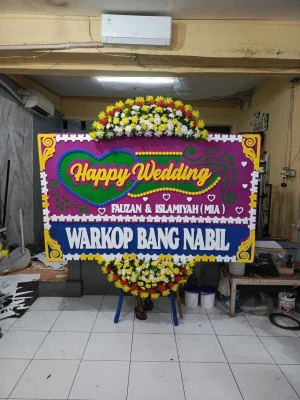 Papan Bunga di Waru Bantarkawung